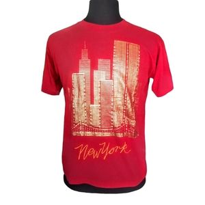 Vintage New York Souvenir T-shirt Sky Line Twin Towers Red Gold Sz Large